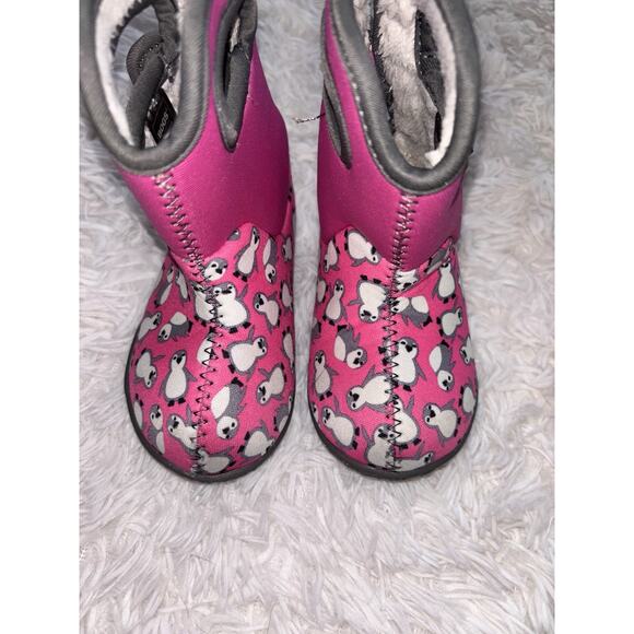 Bogs Toddler Girl Sz. 5 “ Penguins” Pink Waterproof Boots. Fantastic Pair - Picture 7 of 12